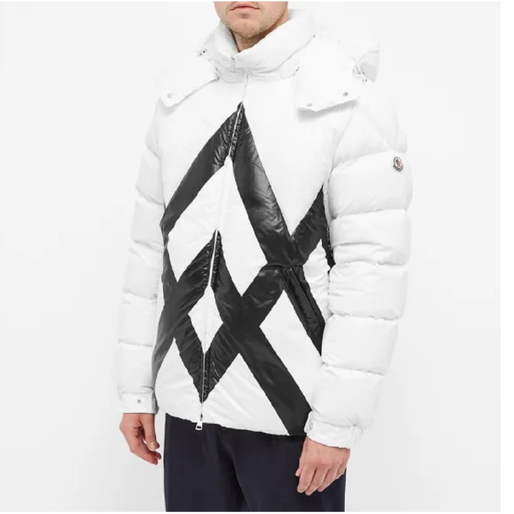 ❌ SOLD 😍MONCLER HAINE ZIG ZAG DOWN JACKET
WHITE & BLACK - Picture 5 of 15